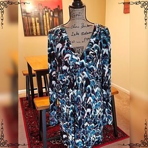 Beautiful surplice tunic by KJordan